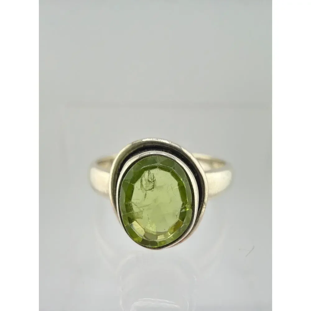 Sterling Silver Faceted Oval Peridot Bezel Set Ring Size 8